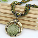Elegantní náhrdelník Aurora v zelené a zlaté barvě - jedinečný styl